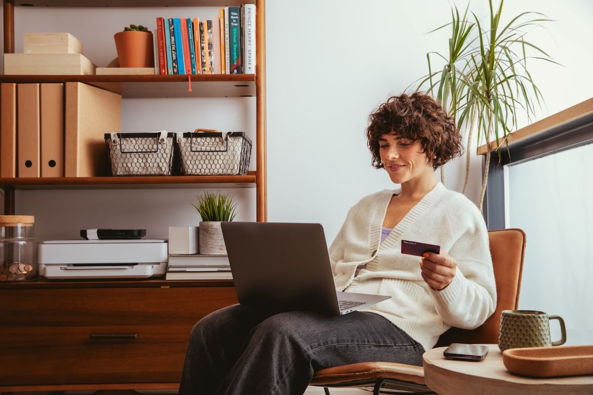 Проучване на Revolut за даренията: Средната сума, дарена от български потребител за благотворителни цели, почти се е удвоила през последните 12 месеца